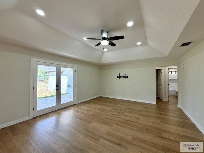 Building Photo - 35059 Anaqua Dr