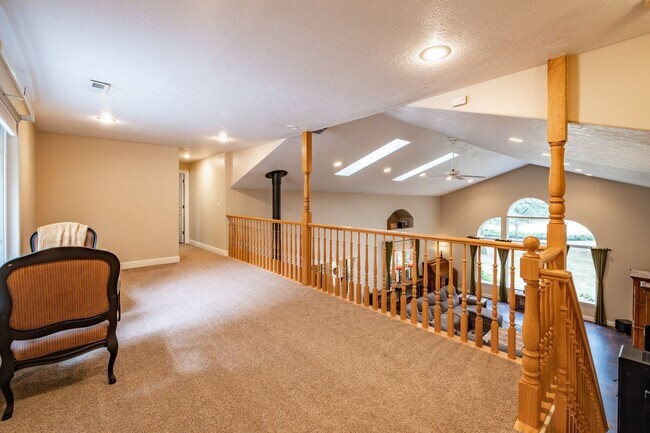 Building Photo - Must See in Bartel’s Canyon View Estates!