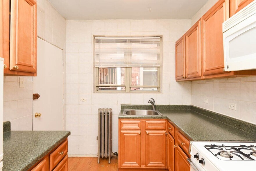 Building Photo - 4229 N Paulina St