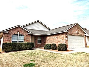 Building Photo - 7829 Squirrel Hollow Dr