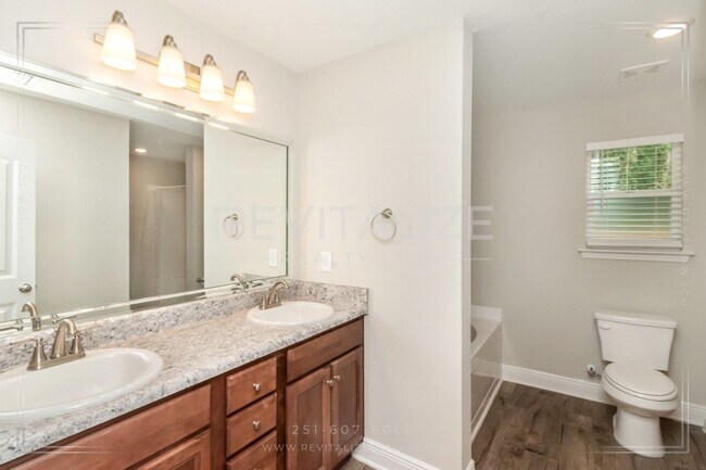 Building Photo - New Construction 3/2 Home in Heart of Mobile!