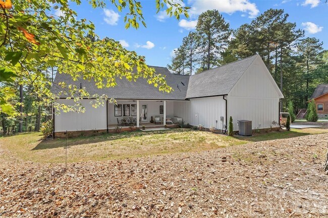 Building Photo - 129 Greens Rd