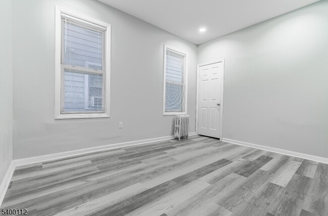 Building Photo - 89 Sheridan St