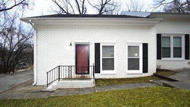 Building Photo - 1601 Wells Ave SE
