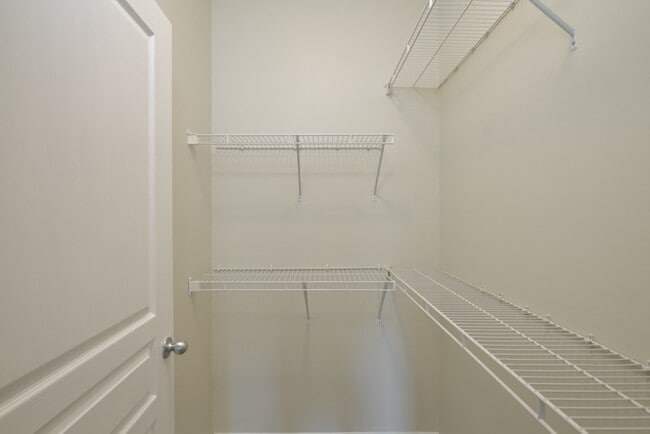 Building Photo - Brookhaven Condo