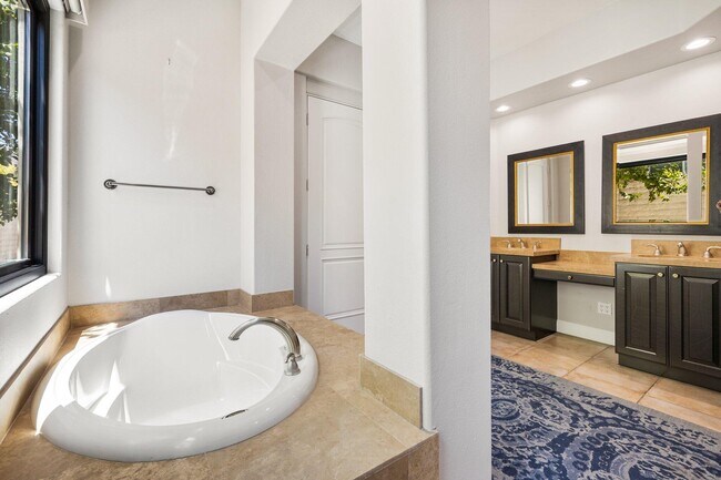 Building Photo - 77745 Concha Ct