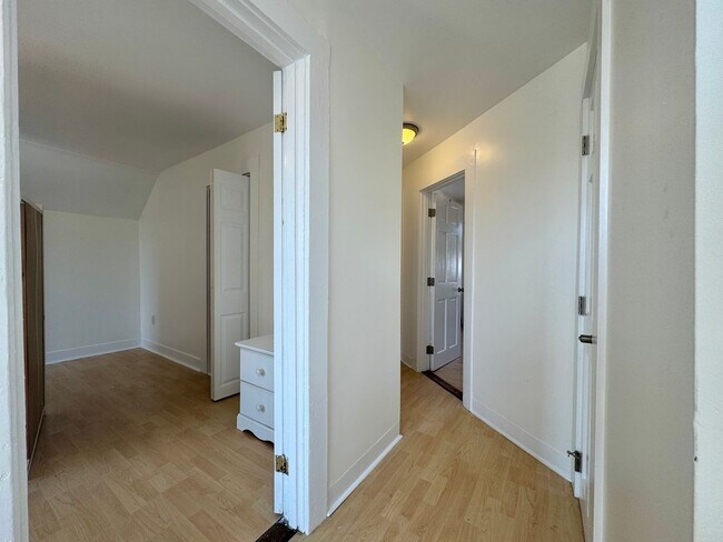 Building Photo - Spacious Portland 3BD/1.5BA Single Family ...
