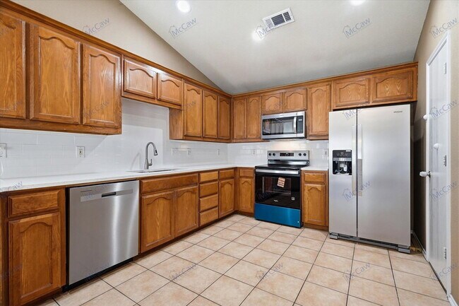 Building Photo - 2152 Ingrid Ln