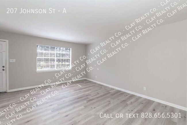 Building Photo - 207 Johnson St