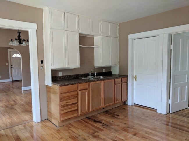 Building Photo - 1666 Smith St