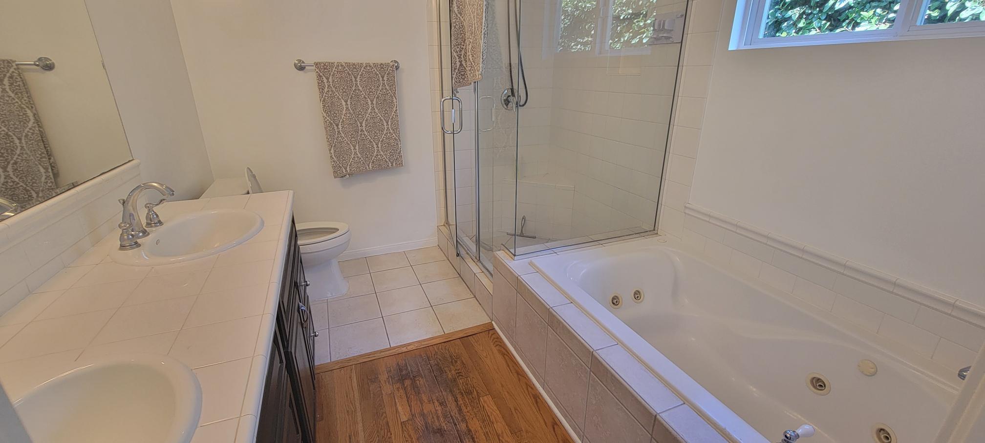 3016 Bagley primary bath - 3016 Bagley Ave