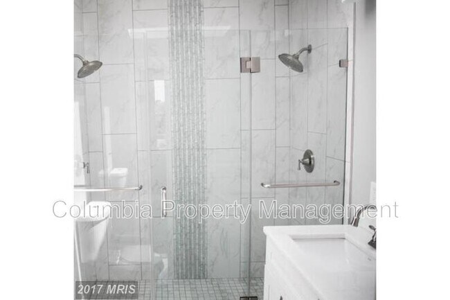 Building Photo - 1219 17th St NE