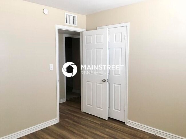 Building Photo - 3 Bedroom Pet-Friendly Home in Phoenix, AZ...