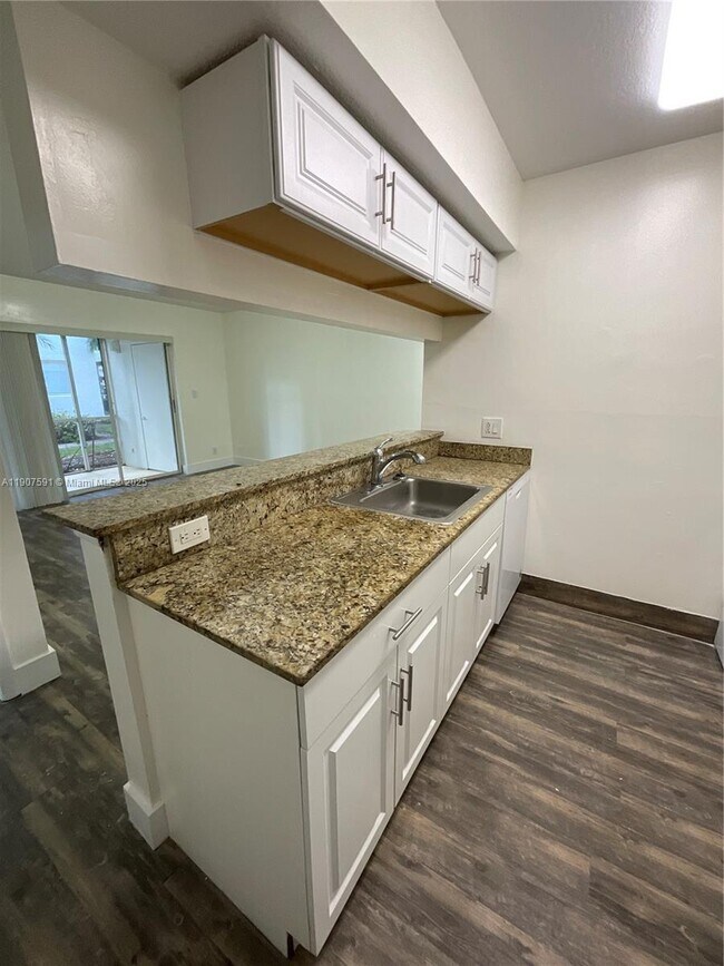 Building Photo - 5672 Rock Island Rd