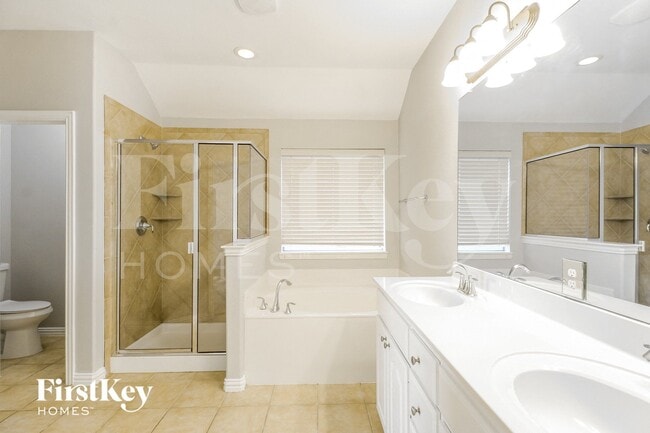 Building Photo - 1601 Lake Pine Dr