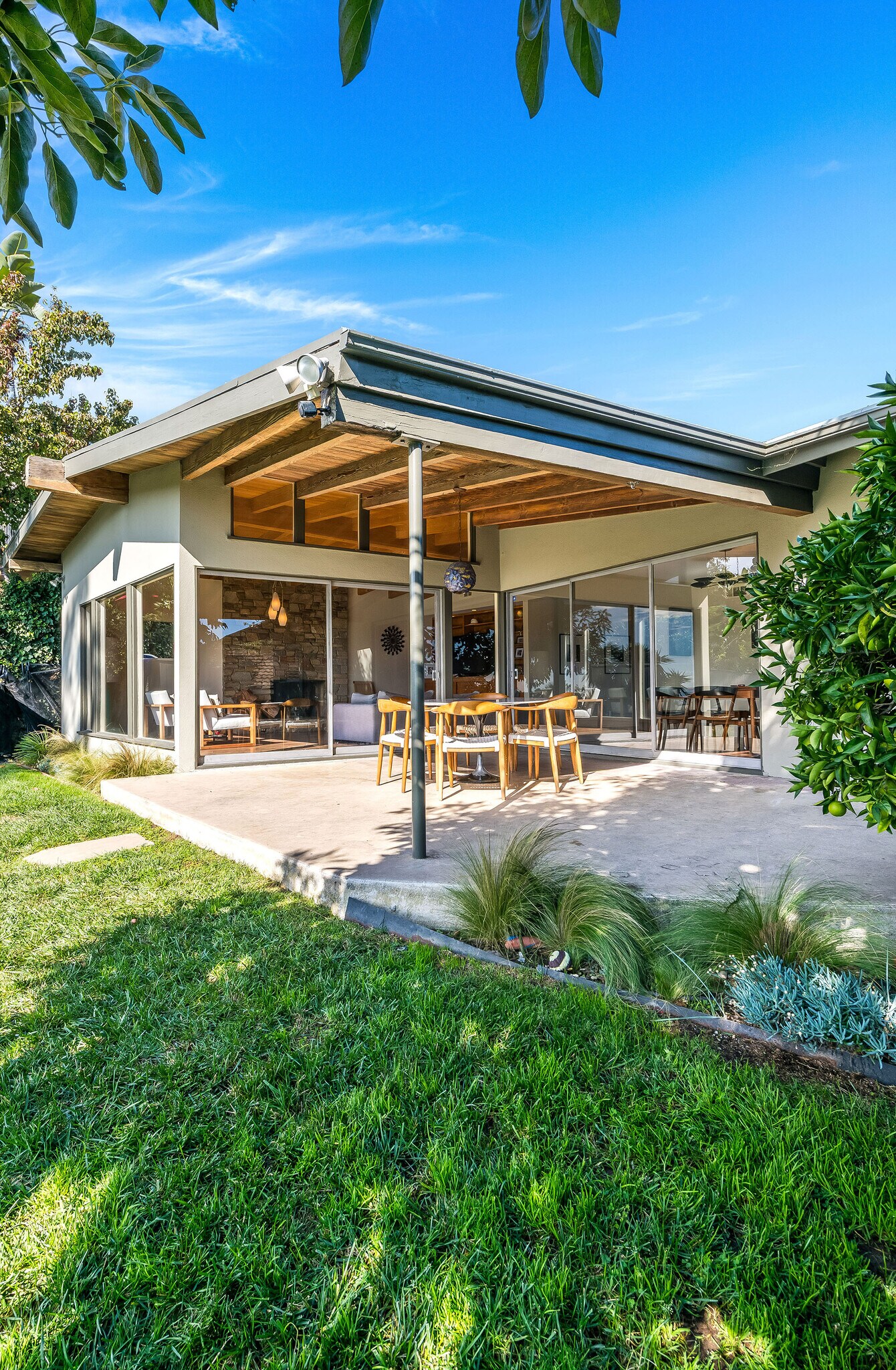 Building Photo - 2431 Carman Crest Dr