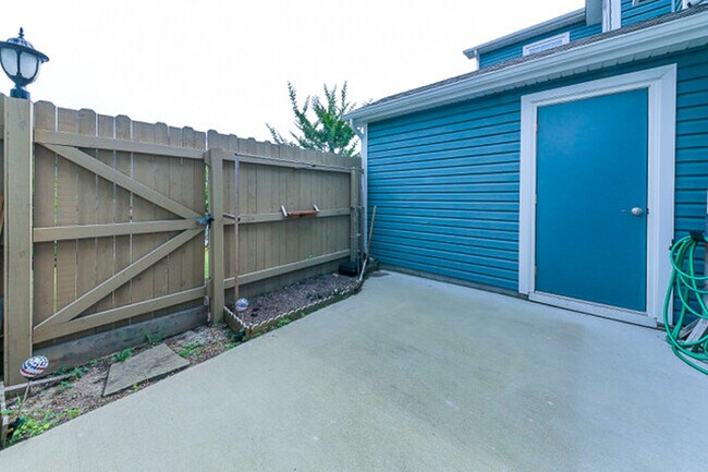 Building Photo - 2650 Leytonstone Dr