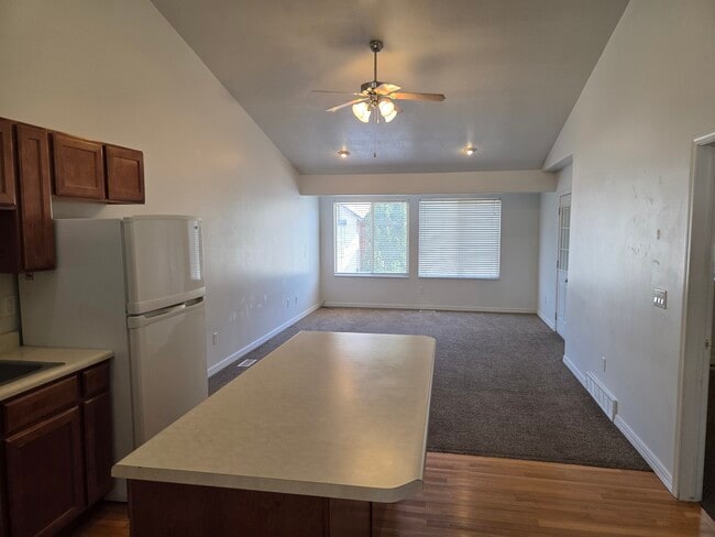 Building Photo - 212 Lyman Ln
