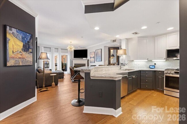 Building Photo - 401 N Church St