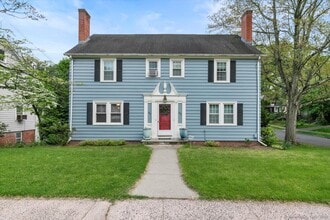 Building Photo - 52 Augur St