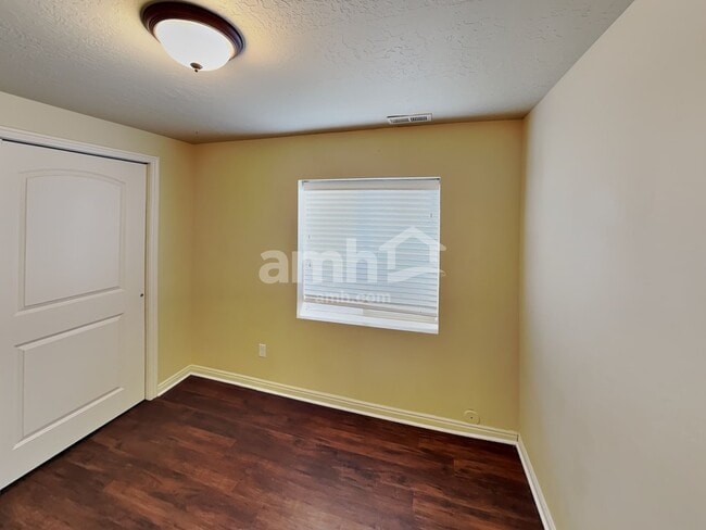 Building Photo - 2095 E Shadow Dr