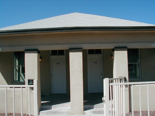 Building Photo - 136 N 10th Ave