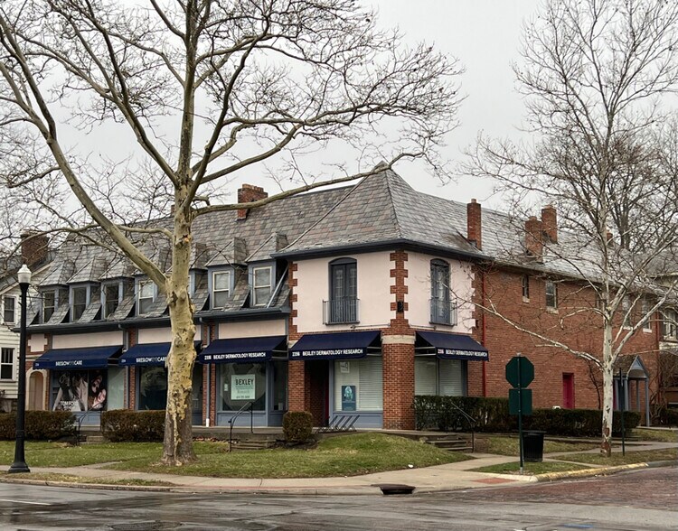 Primary Photo - 2352 E Main St