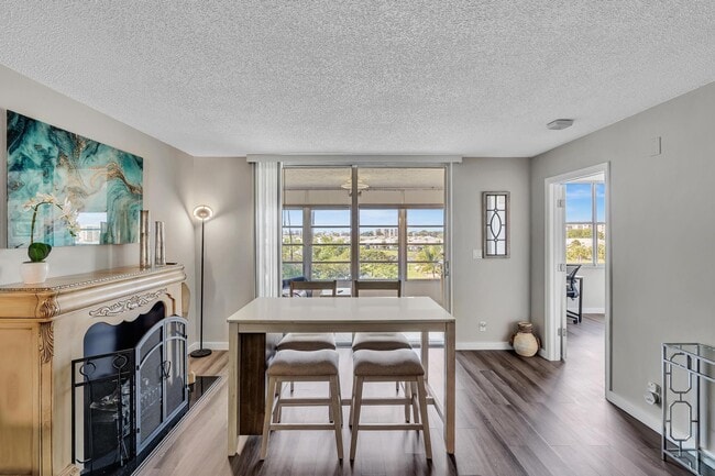 Building Photo - 14623 Bonaire Blvd