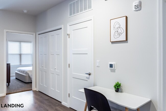 Building Photo - 2023 N Broadmoor Ave