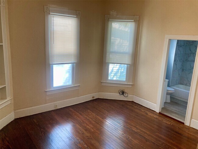 Building Photo - 3523 Avenue L