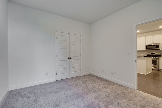 Building Photo - 415 Alter Ter