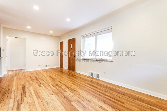Building Photo - 3075 N Dahlia St
