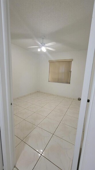 Building Photo - 6882 NW 173rd Dr