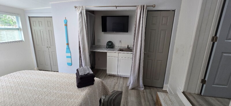 Building Photo - 4616 22nd Ave S