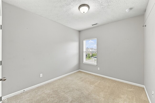 Building Photo - 9124 Hawkins Rd