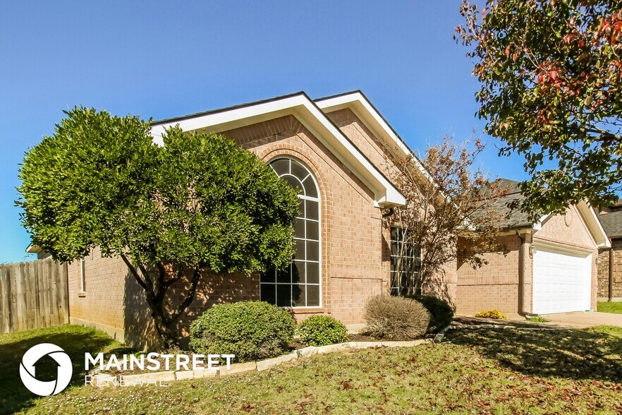 Building Photo - 2520 Castle Pines Dr