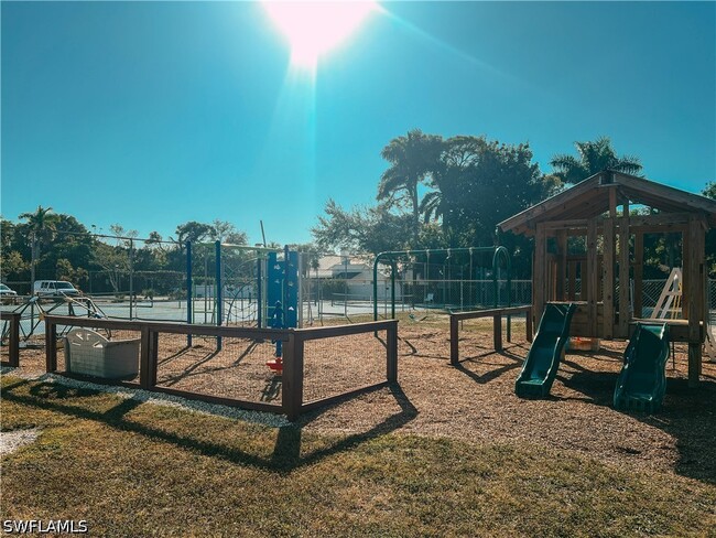 Building Photo - 2680 Longboat Dr