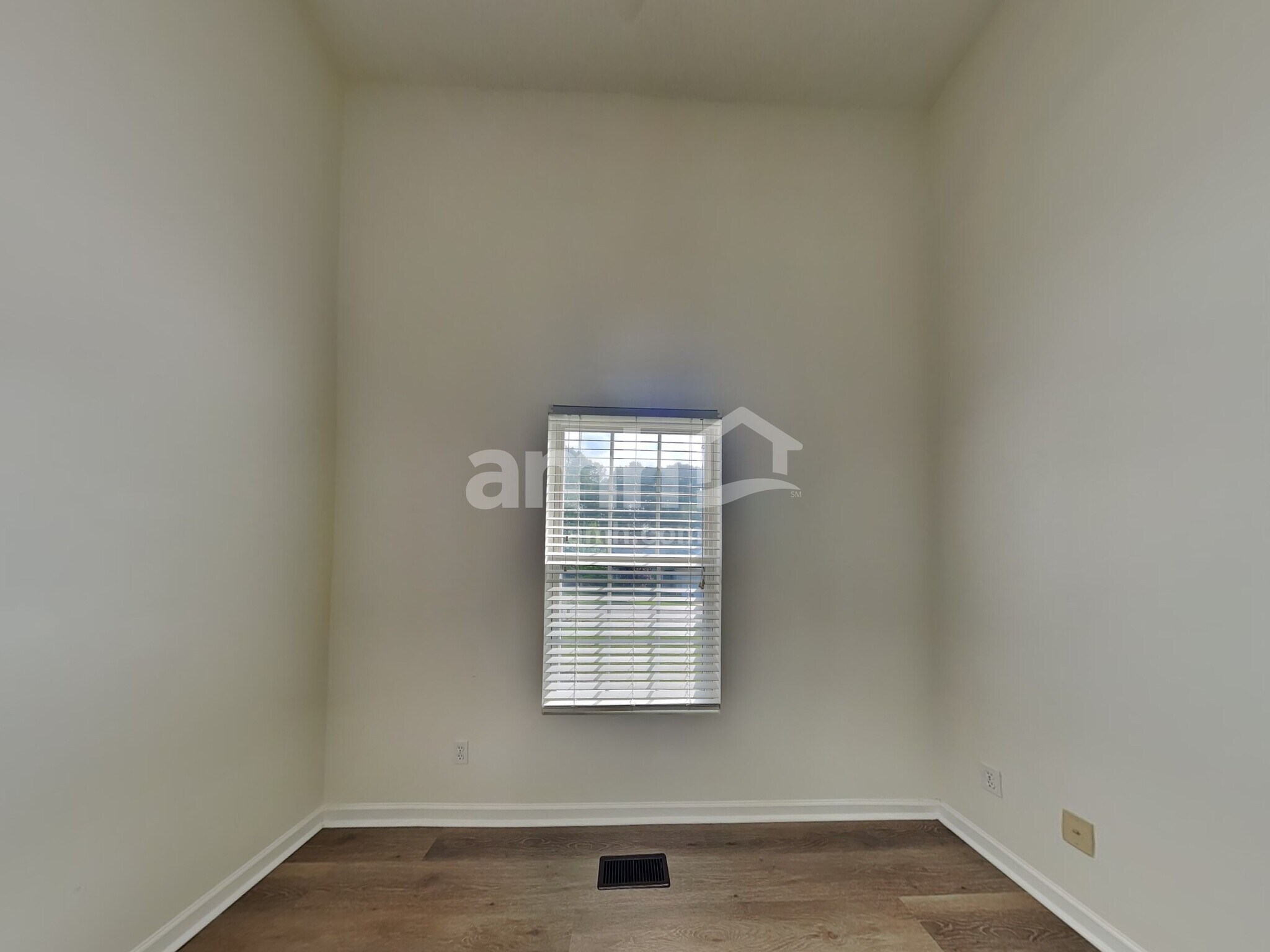 Building Photo - 604 Lake Lennox Dr