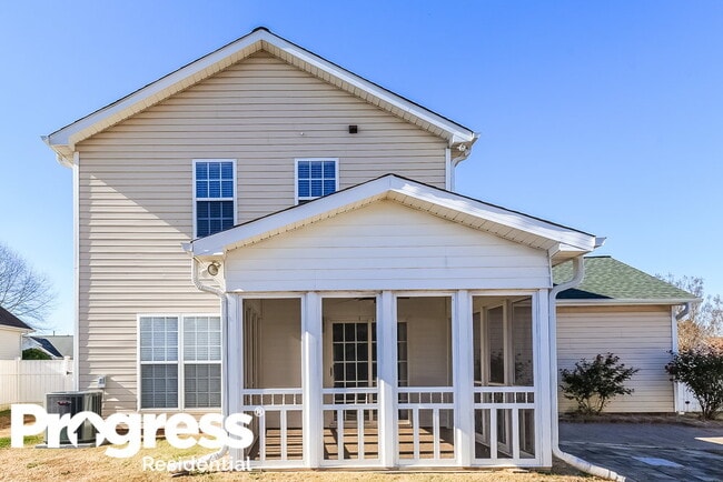 Building Photo - 1440 Standish Dr