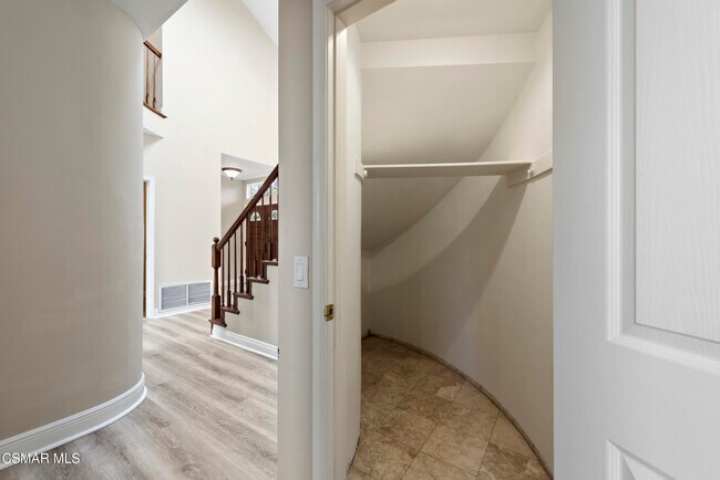 Building Photo - 1811 Fox Springs Cir