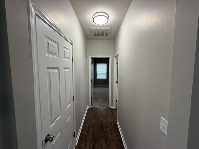 Building Photo - Troutman Area - 3 BR / 2 BA + Garage