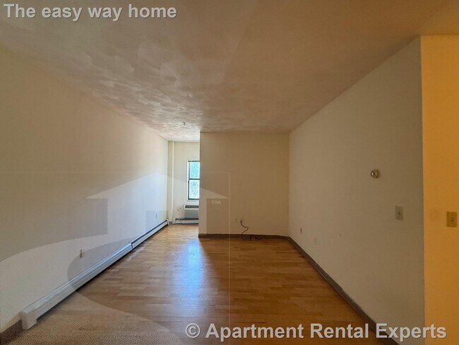 Building Photo - 373 Highland Ave
