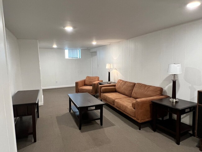 Building Photo - 9429 Harold Dr