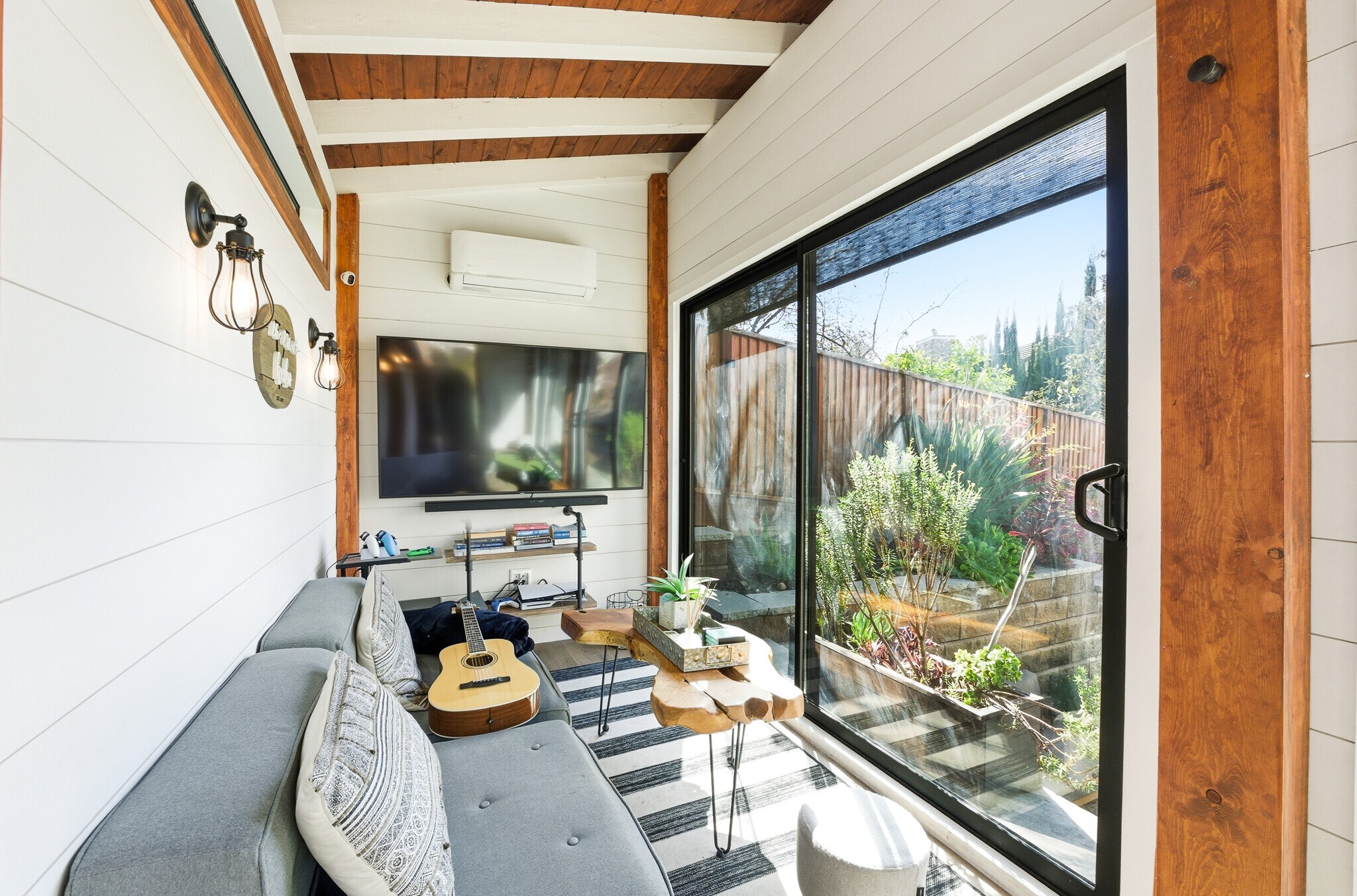 Building Photo - 3528 Ruby Pl