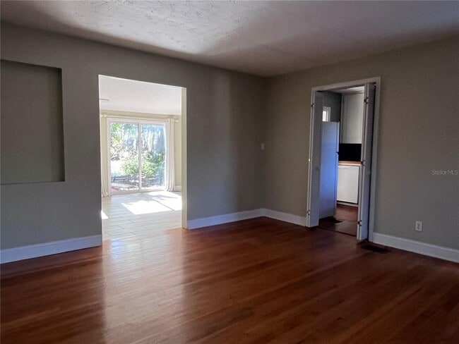 Building Photo - 12 S University Cir