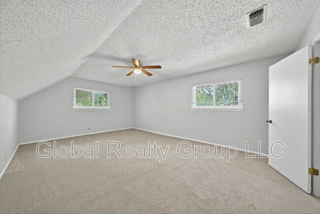 Building Photo - 133 Thomas Edison Dr