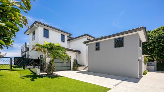 Building Photo - 6029 Old Ocean Blvd