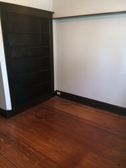 Bedroom - 120 Claremont Ave