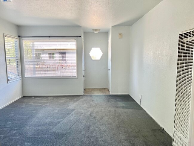 Building Photo - 3594 Somerset Ave