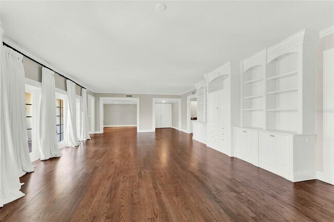 Building Photo - 200 S Interlachen Ave